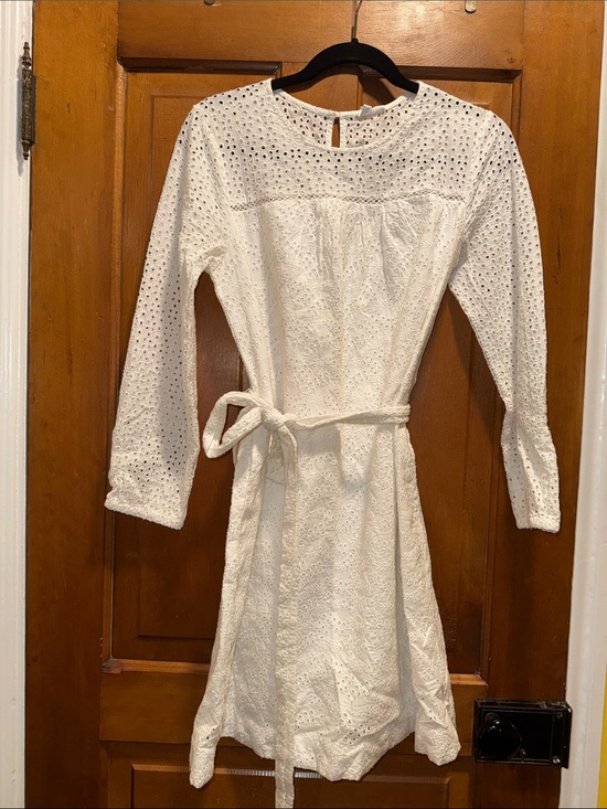 GAP Dresses & Skirts - Gap—White Eyelet Tie-Waist Long Sleeve Dress—sz small